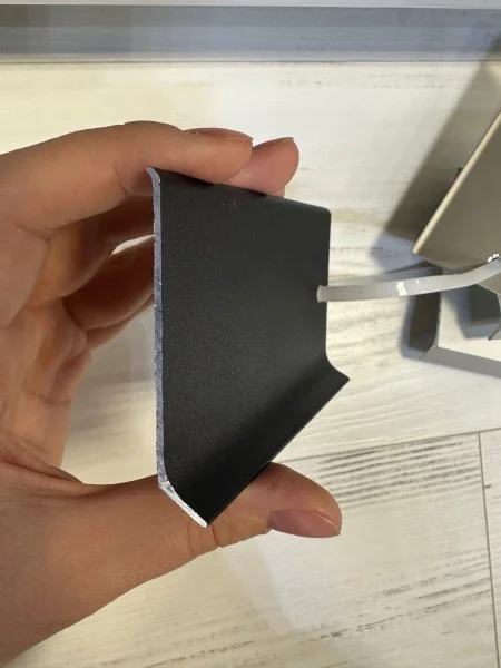 Алюминиевый плинтус Bonkeel ПЛ80 515л Черный (78,5х11,2х2500мм) в Орске